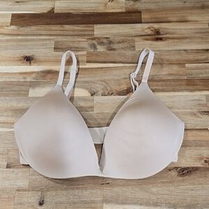 SKIMS Kim Kardashian Women's 32D Bra New w/out Tags!